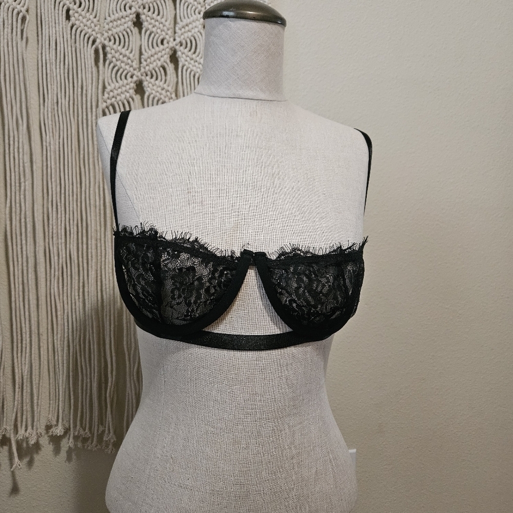 Fashion Nova Black Lace Underwire Bra S